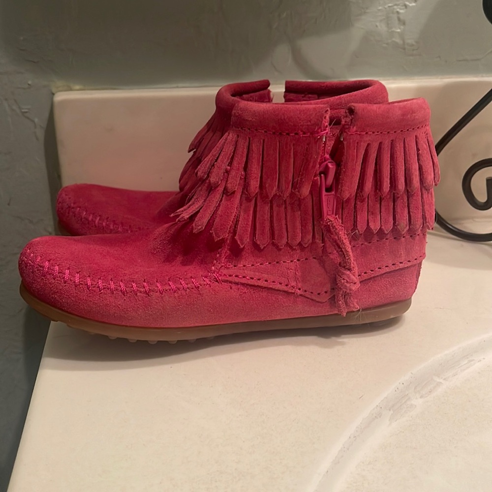 Minnetonka hot pink girls toddler size 12 moccasins